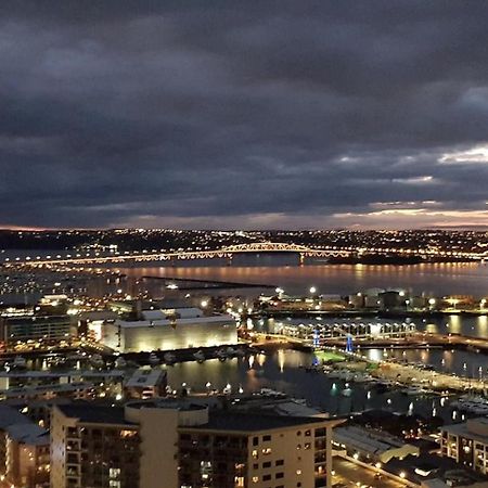 Magnificent Harbour View Skytower View Apartment In Cbd 奥克兰 外观 照片