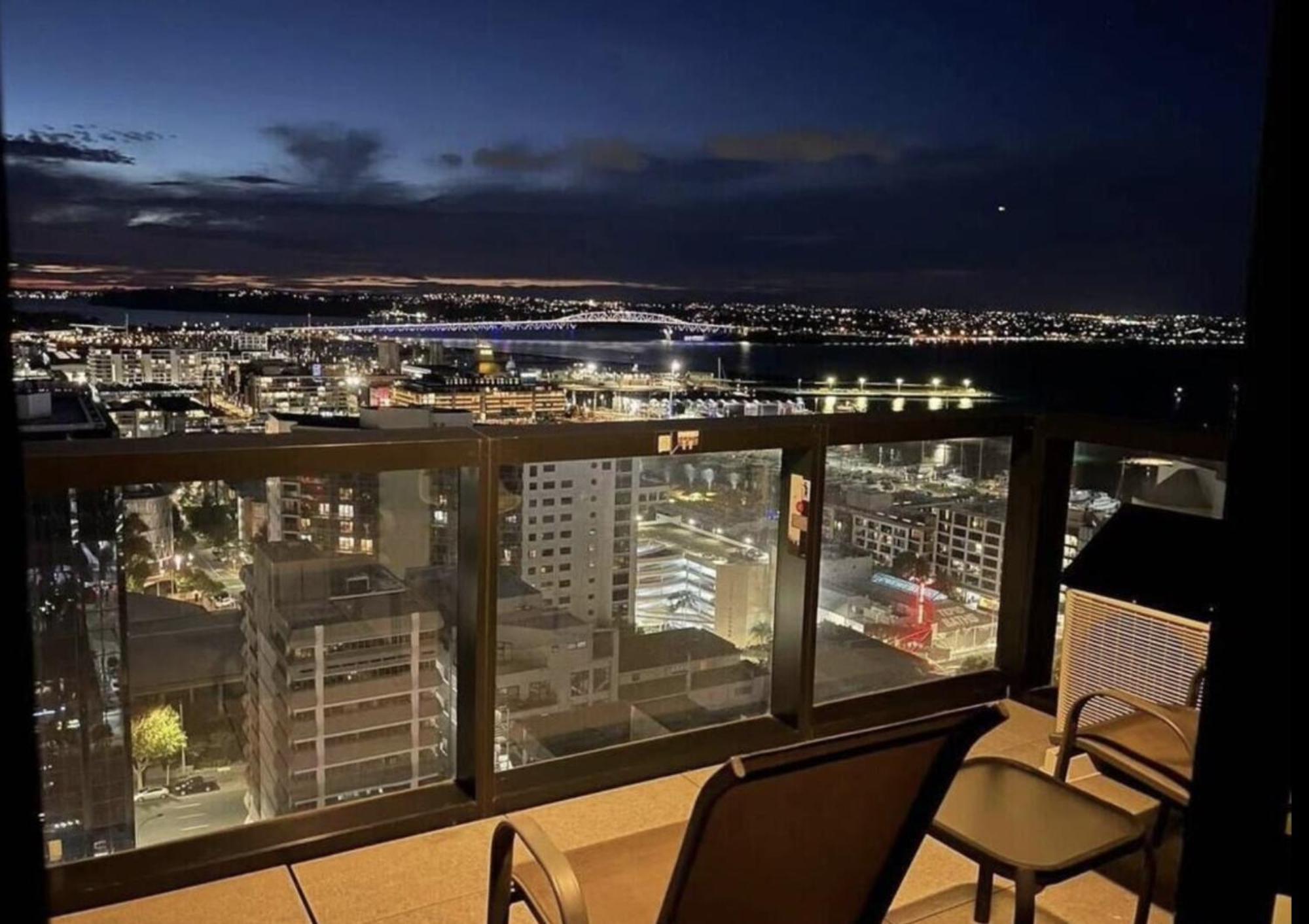 Magnificent Harbour View Skytower View Apartment In Cbd 奥克兰 外观 照片