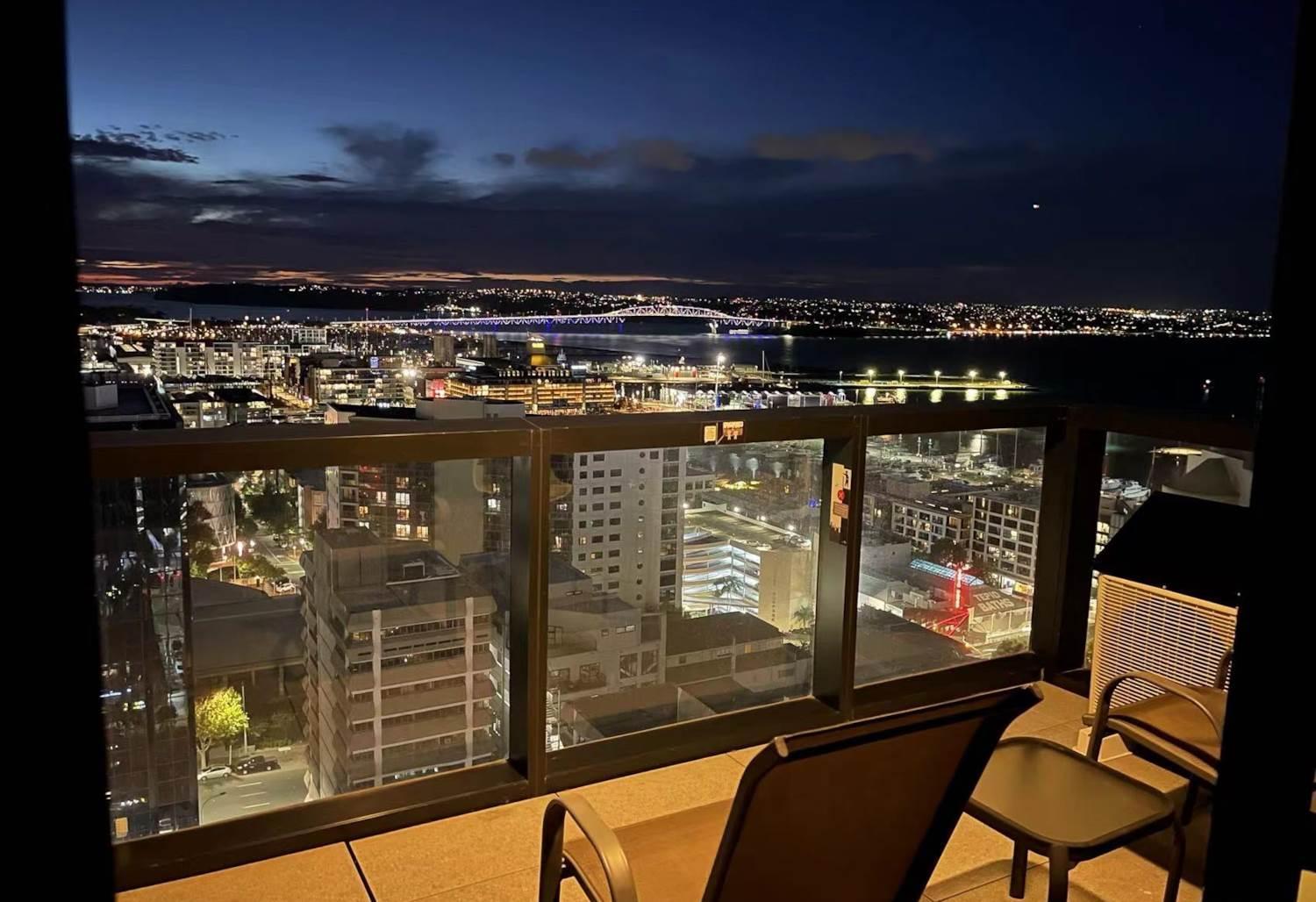Magnificent Harbour View Skytower View Apartment In Cbd 奥克兰 外观 照片