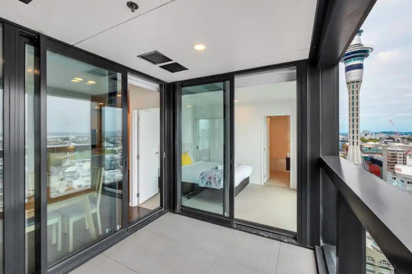 Magnificent Harbour View Skytower View Apartment In Cbd 奥克兰 外观 照片